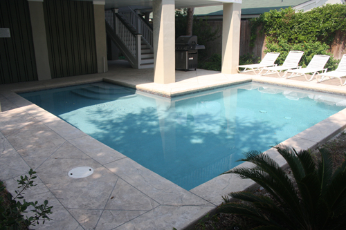 Geometric Pool in an L shape with steps